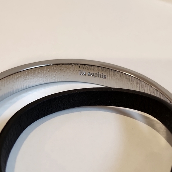 NEW CONDITION LOT OF 2 LEATHER WRAP BRACELETS - Picture 8 of 8